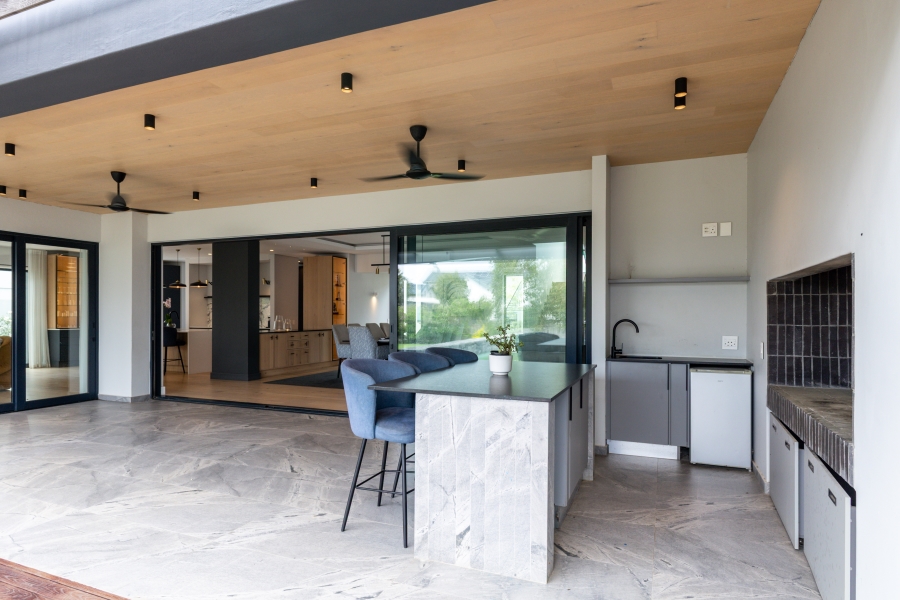 5 Bedroom Property for Sale in Val De Vie Estate Western Cape